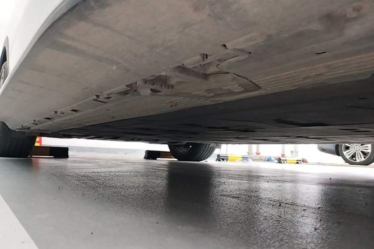 Used Mercedes-Benz EQE SUV 2023 500 4MATIC Special Edition Right Side Sill