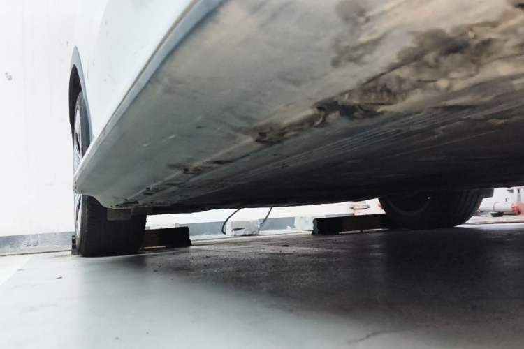 Used Mercedes-Benz EQE SUV 2023 350 4MATIC Luxury Edition Right Side Sill
