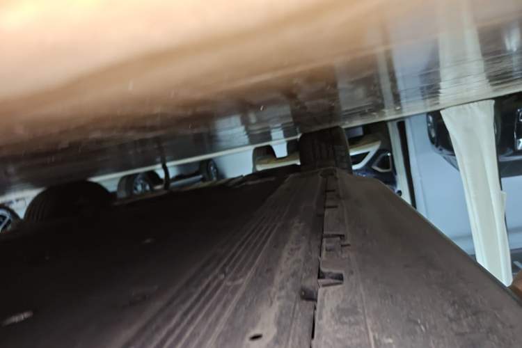 Used Mercedes-Benz EQE SUV 2023 350 4MATIC Luxury Edition Right Side Sill
