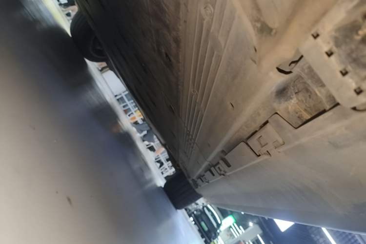 Used Mercedes-Benz EQE SUV 2023 350 4MATIC Luxury Edition Right Side Sill