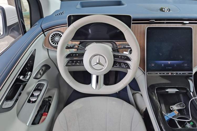 Used Mercedes-Benz EQE SUV 2023 350 4MATIC Luxury Edition Steering Wheel