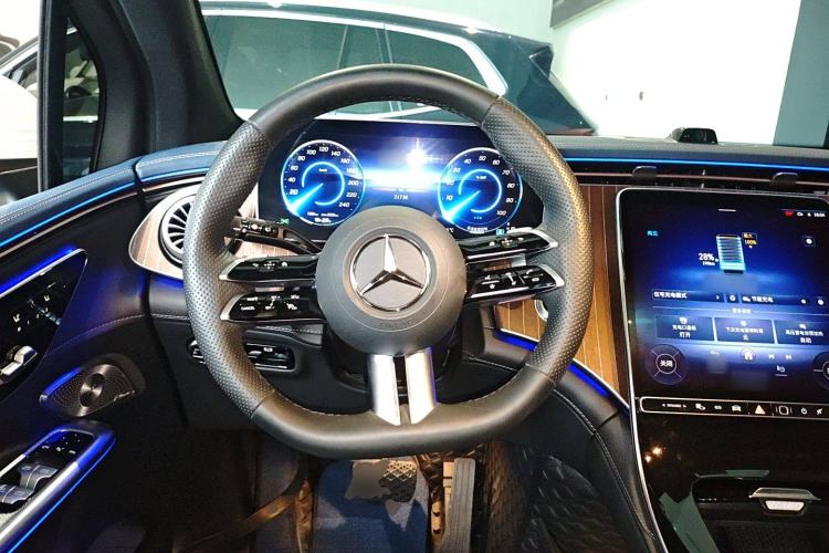 Used Mercedes-Benz EQE SUV 2023 350 4MATIC Luxury Edition Steering Wheel