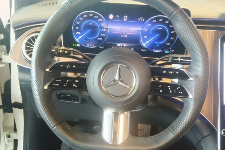 Used Mercedes-Benz EQE SUV 2023 350 4MATIC Pioneer Edition Steering Wheel