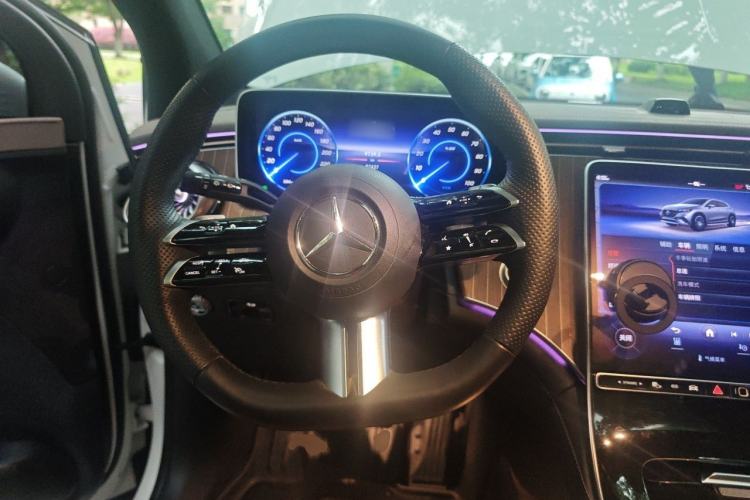 Used Mercedes-Benz EQE SUV 2023 350 4MATIC Luxury Edition Steering Wheel