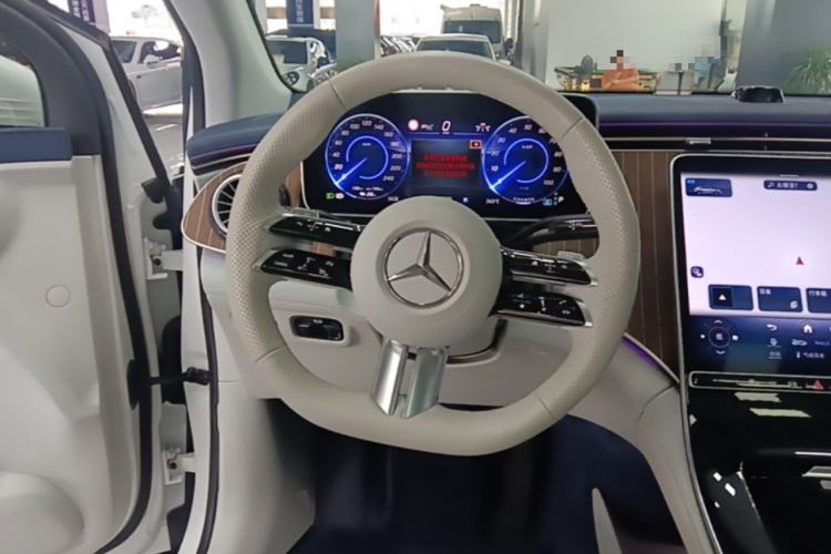 Used Mercedes-Benz EQE SUV 2023 350 4MATIC Luxury Edition Steering Wheel