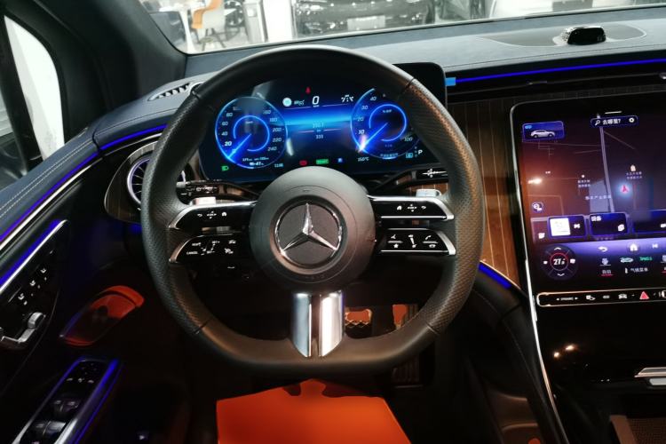 Used Mercedes-Benz EQE SUV 2023 350 4MATIC Pioneer Edition Steering Wheel