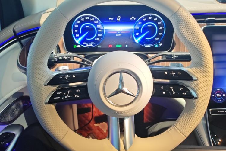 Used Mercedes-Benz EQE SUV 2023 350 4MATIC Pioneer Edition Steering Wheel