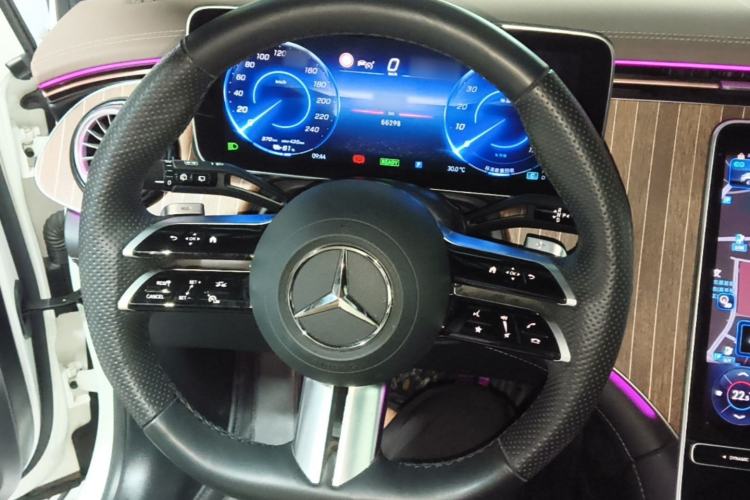 Used Mercedes-Benz EQE SUV 2023 350 4MATIC Luxury Edition Steering Wheel