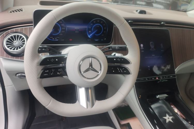 Used Mercedes-Benz EQE SUV 2023 350 4MATIC Luxury Edition Steering Wheel