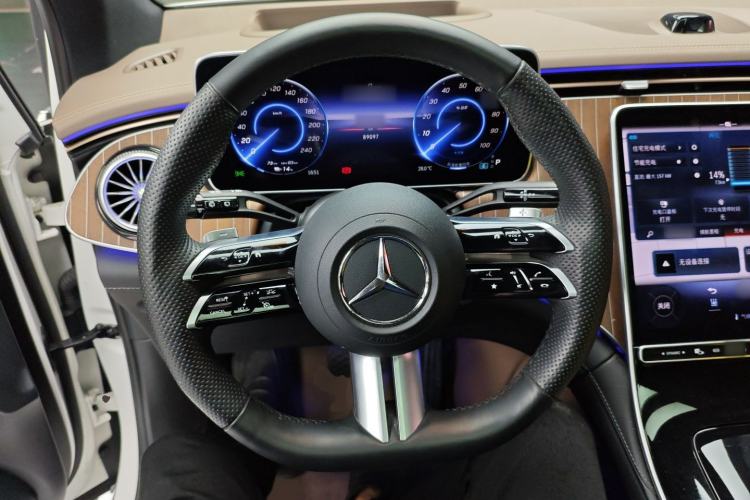 Used Mercedes-Benz EQE SUV 2023 350 4MATIC Luxury Edition Steering Wheel