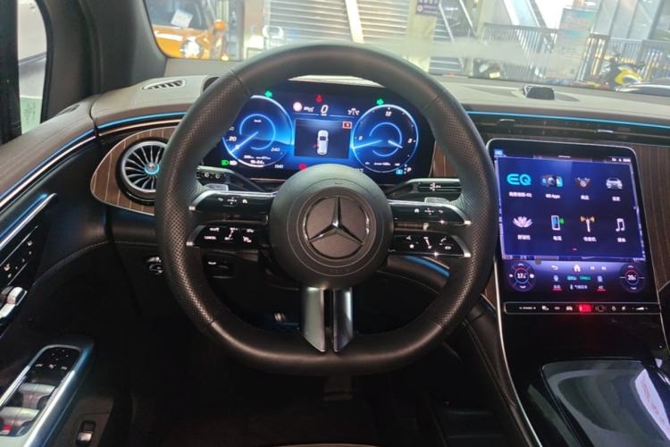 Used Mercedes-Benz EQE SUV 2023 350 4MATIC Luxury Edition Steering Wheel