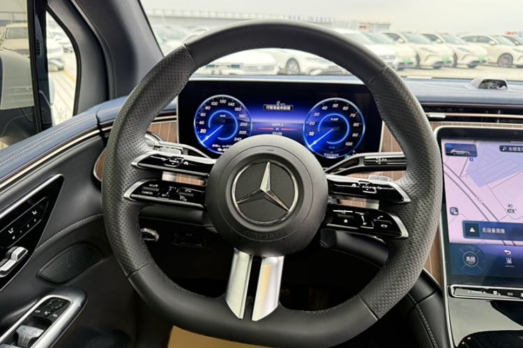Used Mercedes-Benz EQE SUV 2023 350 4MATIC Pioneer Edition Steering Wheel