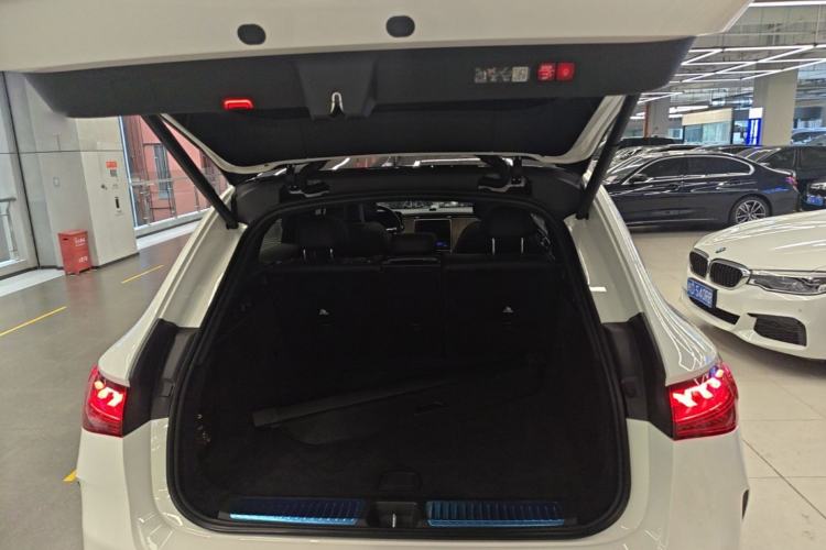 Used Mercedes-Benz EQE SUV 2023 350 4MATIC Pioneer Edition Trunk