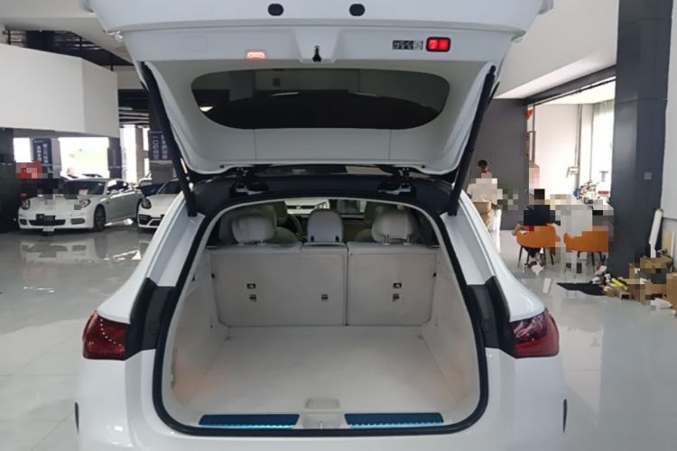 Used Mercedes-Benz EQE SUV 2023 350 4MATIC Luxury Edition Trunk