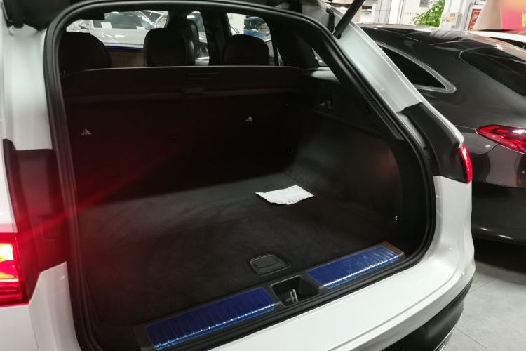 Used Mercedes-Benz EQE SUV 2023 350 4MATIC Pioneer Edition Trunk