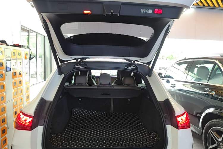 Used Mercedes-Benz EQE SUV 2023 350 4MATIC Pioneer Edition Trunk