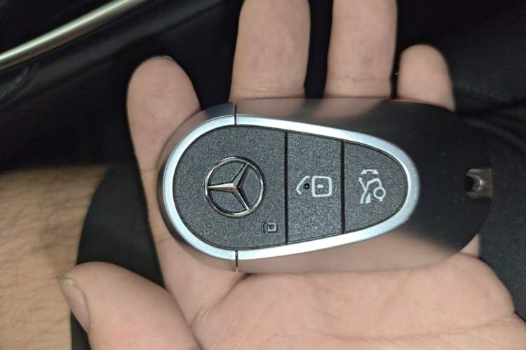 Used Mercedes-Benz EQE SUV 2023 350 4MATIC Pioneer Edition Vehicle Key
