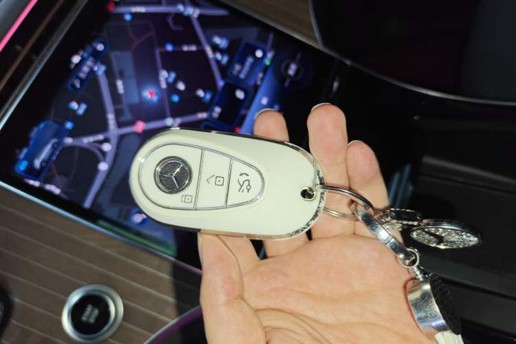 Used Mercedes-Benz EQE SUV 2023 350 4MATIC Pioneer Edition Vehicle Key