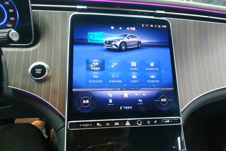 Used Mercedes-Benz EQE SUV 2024 500 4MATIC Luxury Edition Audio And AC Panel
