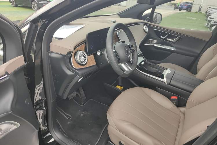 Used Mercedes-Benz EQE SUV 2024 500 4MATIC Luxury Edition Driver Seat