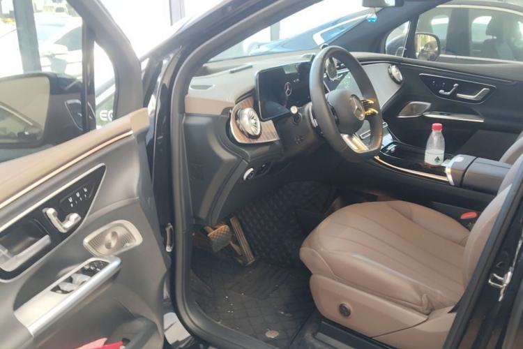 Used Mercedes-Benz EQE SUV 2024 500 4MATIC Luxury Edition Driver Seat