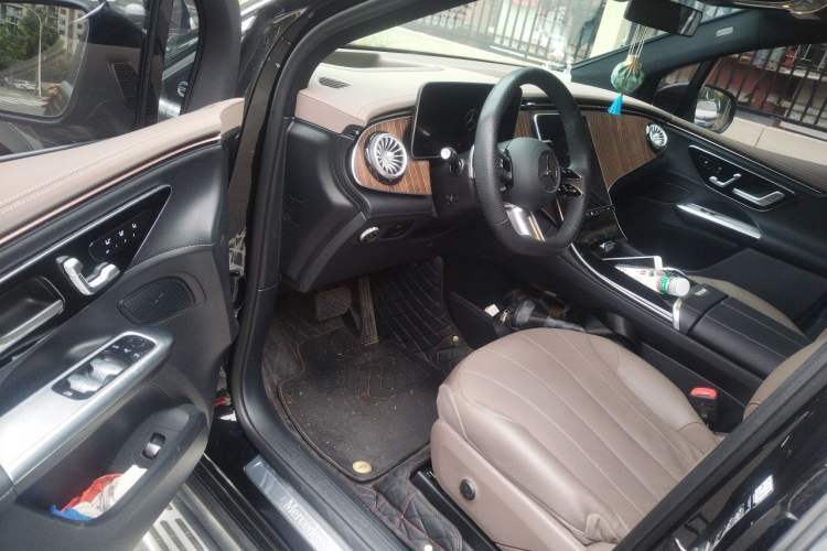 Used Mercedes-Benz EQE SUV 2024 350 4MATIC Luxury Edition Driver Seat