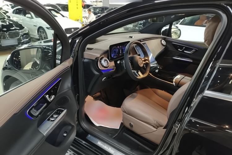 Used Mercedes-Benz EQE SUV 2024 500 4MATIC Luxury Edition Driver Seat