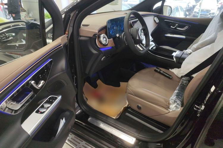 Used Mercedes-Benz EQE SUV 2024 500 4MATIC Pioneer Edition Driver Seat