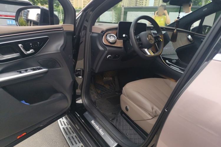 Used Mercedes-Benz EQE SUV 2024 500 4MATIC Driver Seat