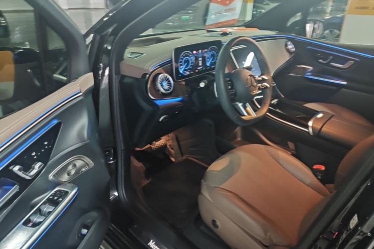 Used Mercedes-Benz EQE SUV 2024 500 4MATIC Luxury Edition Driver Seat