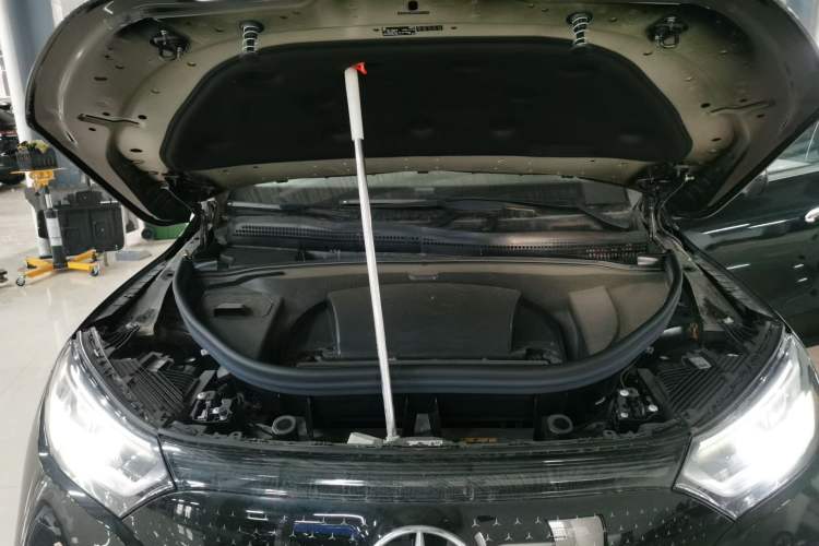Used Mercedes-Benz EQE SUV 2024 500 4MATIC Pioneer Edition Engine Bay