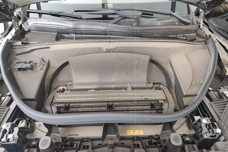 Used Mercedes-Benz EQE SUV 2024 500 4MATIC Pioneer Edition Engine Bay