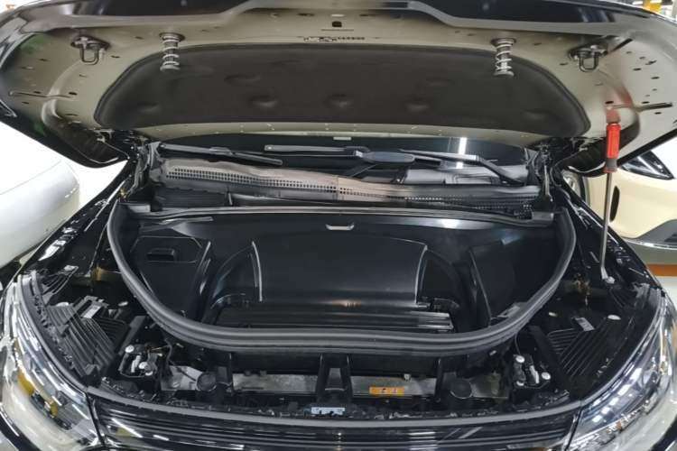 Used Mercedes-Benz EQE SUV 2024 500 4MATIC Luxury Edition Engine Bay