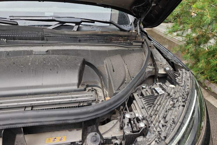 Used Mercedes-Benz EQE SUV 2024 500 4MATIC Pioneer Edition Engine Bay Left