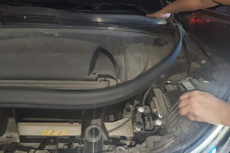 Used Mercedes-Benz EQE SUV 2024 500 4MATIC Pioneer Edition Engine Bay Left
