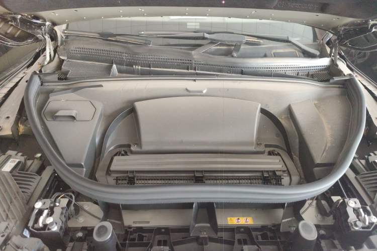 Used Mercedes-Benz EQE SUV 2024 500 4MATIC Luxury Edition Engine Bay