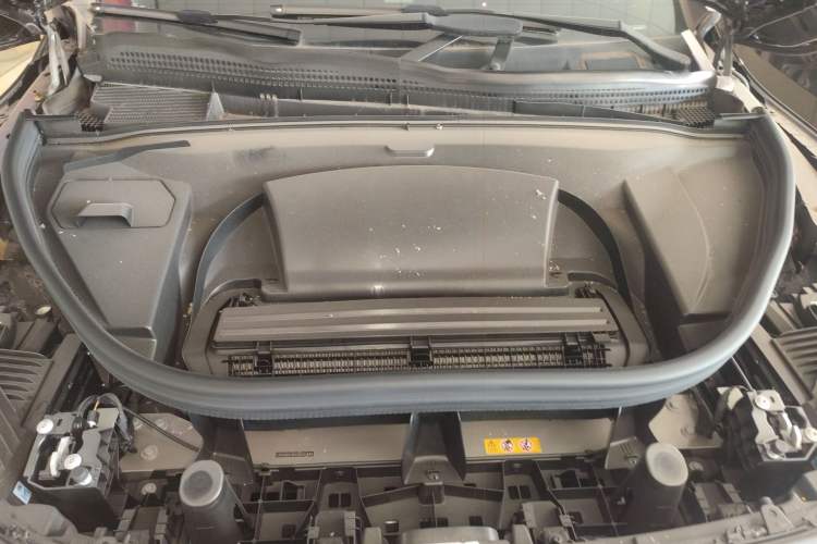 Used Mercedes-Benz EQE SUV 2024 500 4MATIC Luxury Edition Engine Bay