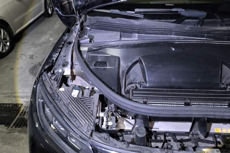 Used Mercedes-Benz EQE SUV 2024 500 4MATIC Luxury Edition Engine Bay Right