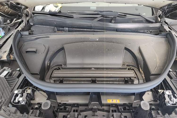 Used Mercedes-Benz EQE SUV 2024 500 4MATIC Luxury Edition Engine Bay