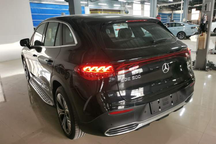 Used Mercedes-Benz EQE SUV 2024 500 4MATIC Pioneer Edition Exterior 2