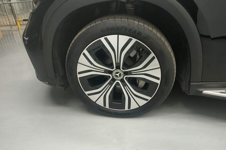 Used Mercedes-Benz EQE SUV 2024 500 4MATIC Luxury Edition Exterior 4