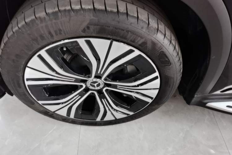 Used Mercedes-Benz EQE SUV 2024 500 4MATIC Pioneer Edition Exterior 4