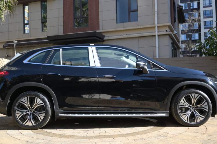 Used Mercedes-Benz EQE SUV 2024 500 4MATIC Luxury Edition Exterior 4