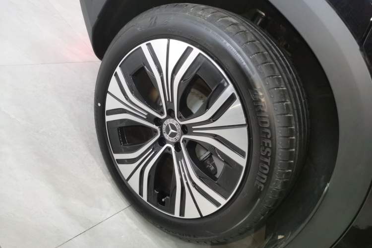 Used Mercedes-Benz EQE SUV 2024 500 4MATIC Pioneer Edition Exterior 5