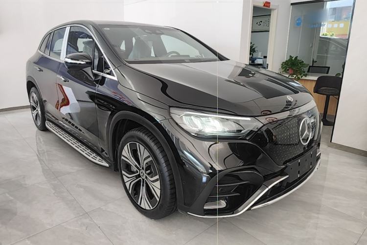 Used Mercedes-Benz EQE SUV 2024 500 4MATIC Luxury Edition Front Right 45 Deg