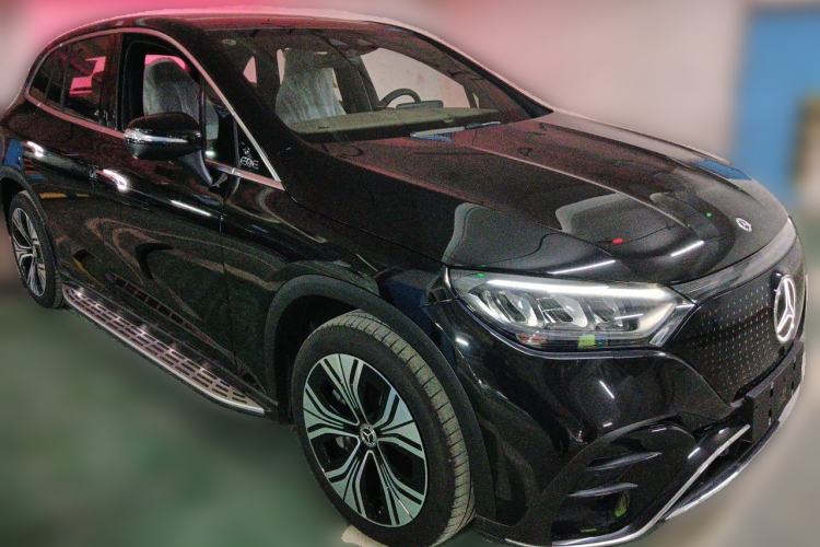 Used Mercedes-Benz EQE SUV 2024 500 4MATIC Luxury Edition Front Right 45 Deg