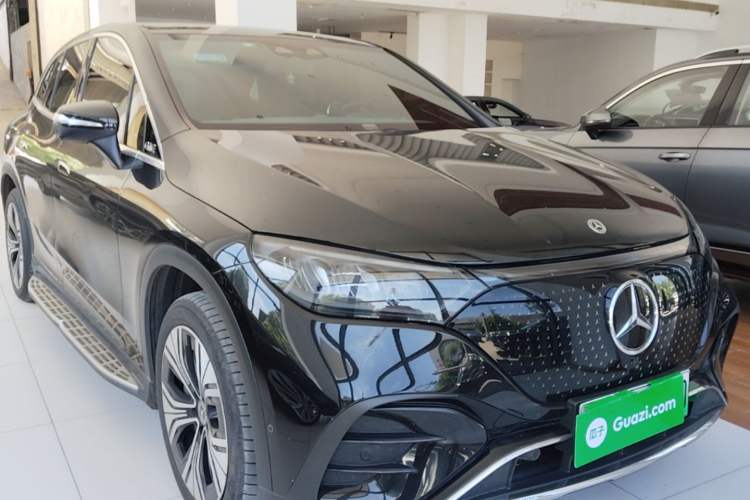 Used Mercedes-Benz EQE SUV 2024 500 4MATIC Luxury Edition Front Right 45 Deg