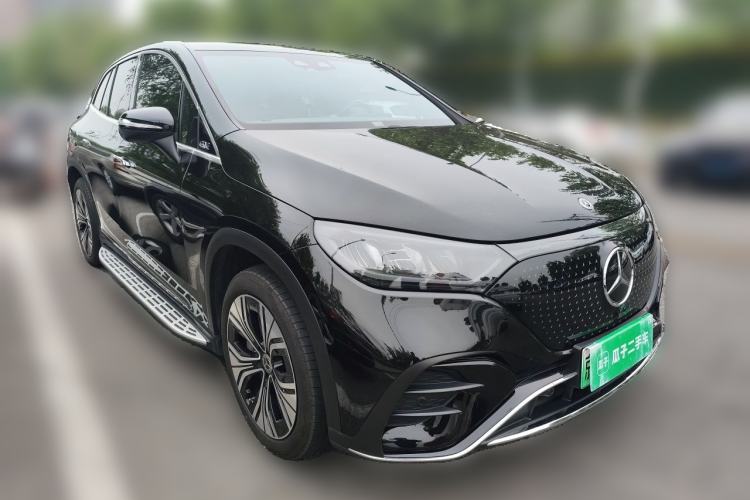 Used Mercedes-Benz EQE SUV 2024 500 4MATIC Luxury Edition Front Right 45 Deg