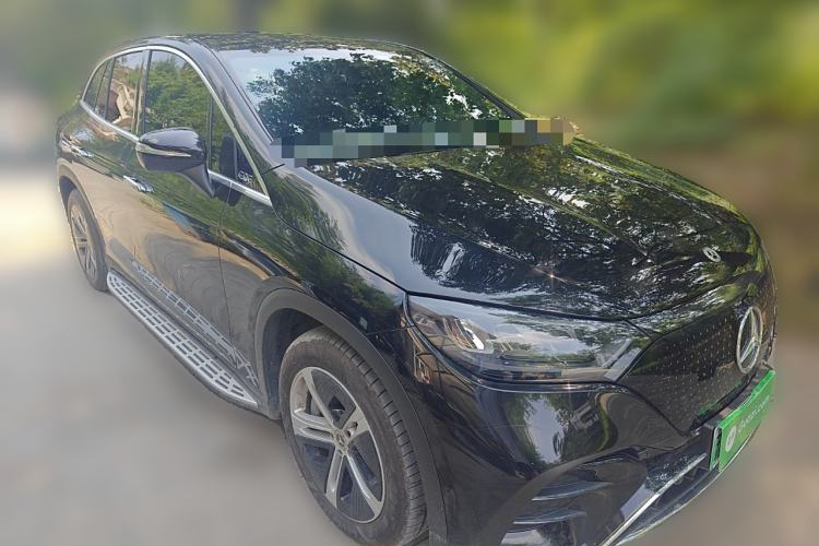 Used Mercedes-Benz EQE SUV 2024 500 4MATIC Pioneer Edition Front Right 45 Deg