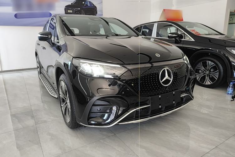 Used Mercedes-Benz EQE SUV 2024 500 4MATIC Pioneer Edition Front Right 45 Deg